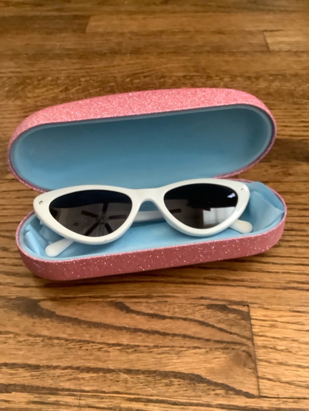Chiara Ferragni White Sunglasses - Picture 10 of 14